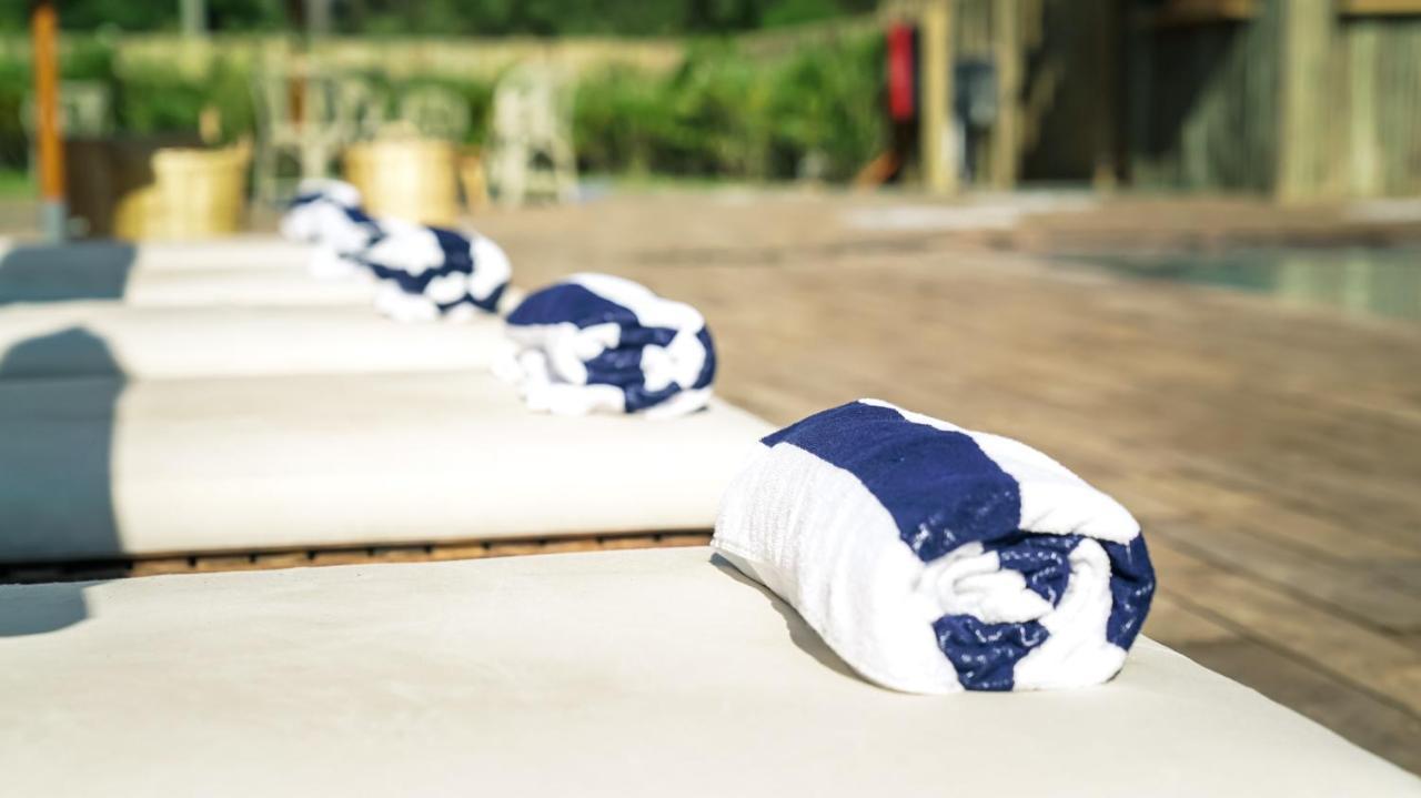 Casagrande Hotel & Beach Club Хосе-Ігнасіо Екстер'єр фото A rolled beach towel